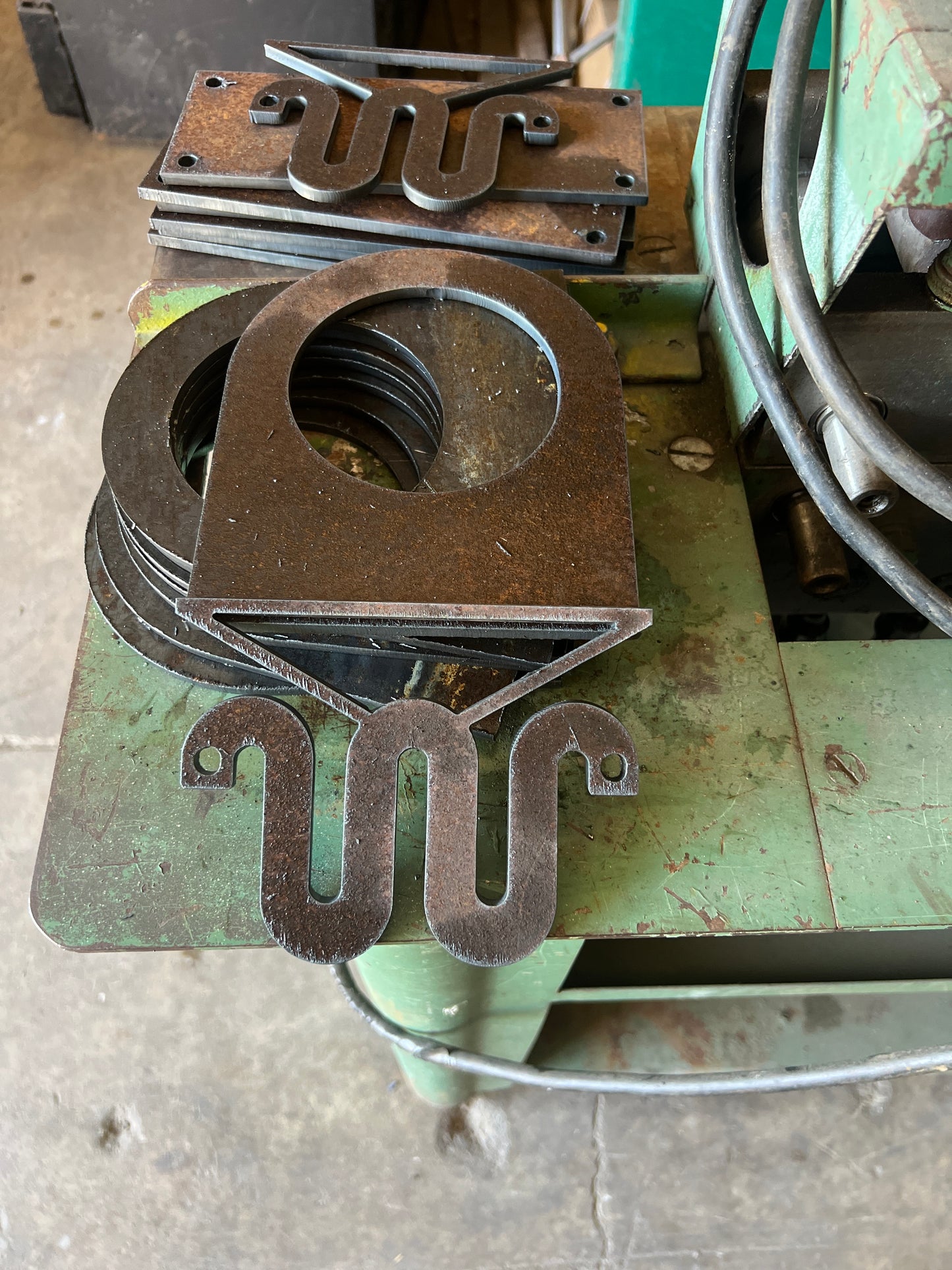 05-26 Super Duty Reverse Cut Coil Spring Plates