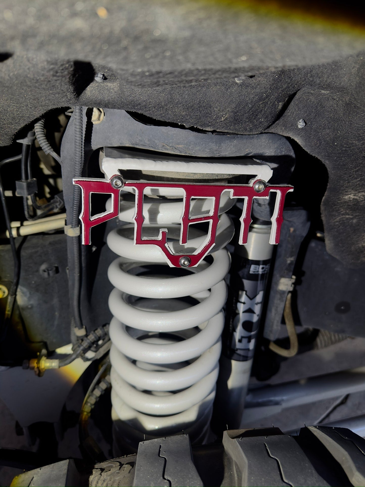 05-26 Super Duty Reverse Cut Coil Spring Plates